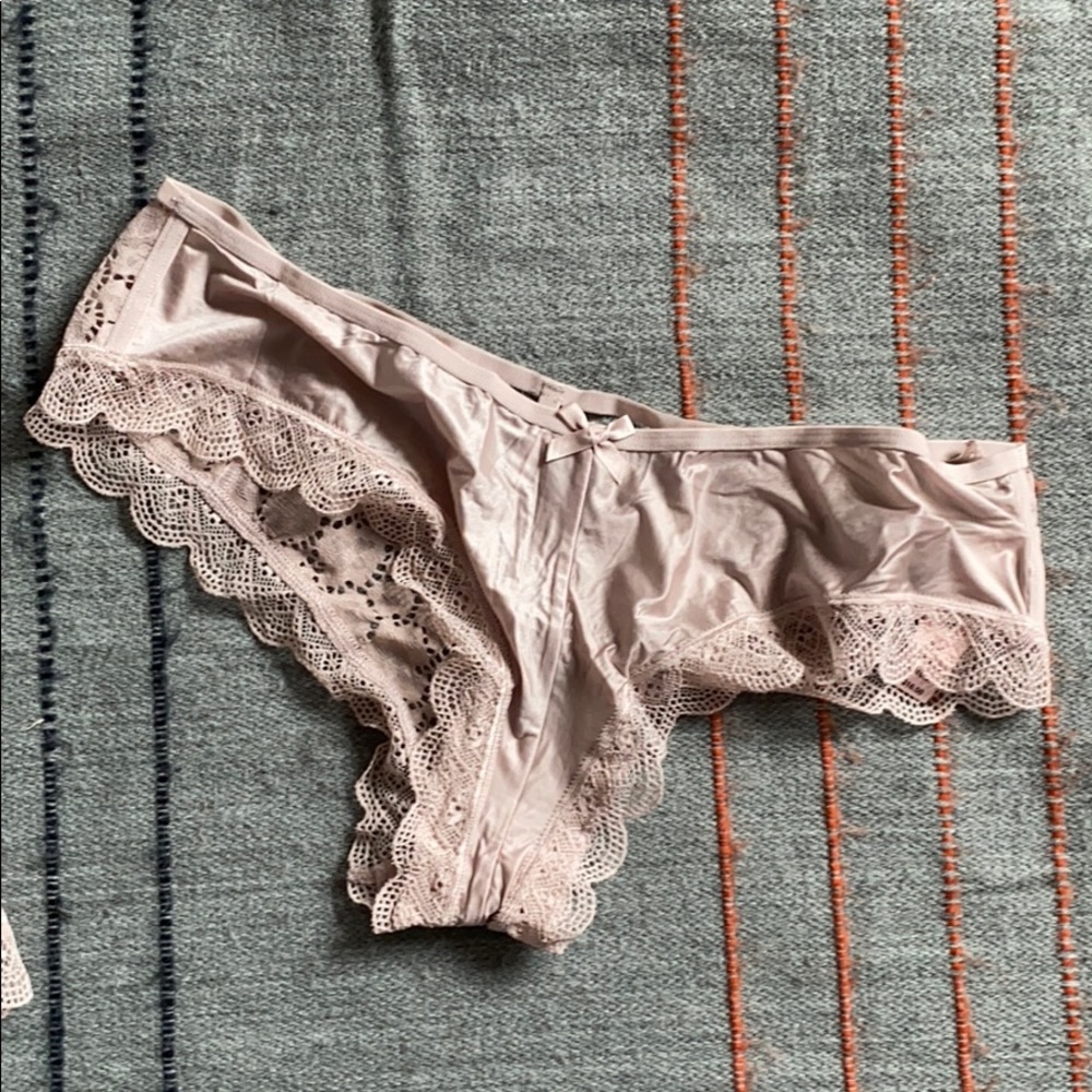 Light pink NWT Victoria’s Secret panty very sexy